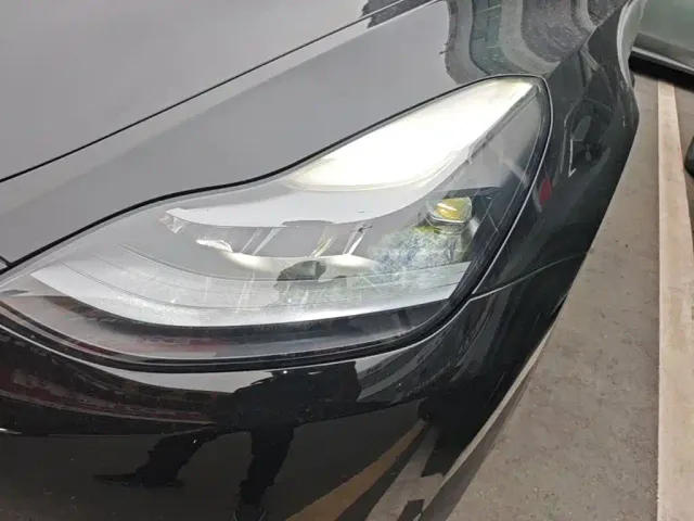 Tesla Model Y — Фото автомобиля 23
