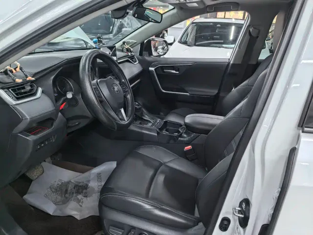 Toyota Wildlander — Фото автомобиля 7