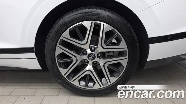 Hyundai Grandeur Grandeur (GN7) 2.5 Бензин 2WD — Фото автомобиля 20