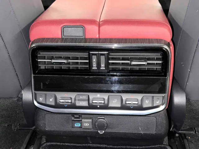 Toyota Land Cruiser — Фото автомобиля 15