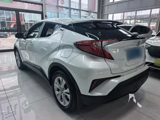 Toyota IZOA — Фото автомобиля 5