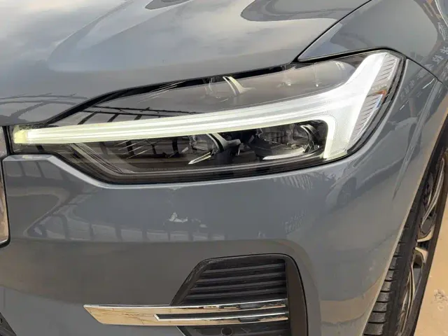 Volvo XC60 — Фото автомобиля 2