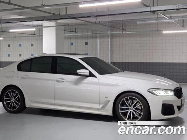 BMW 5 Series G30 — Фото автомобиля 11