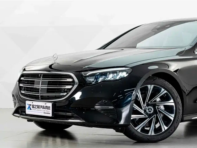 Mercedes-Benz E-Class — Фото автомобиля 3