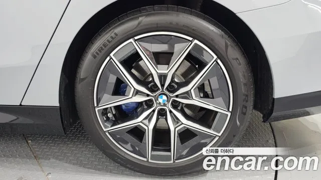 BMW 5-Series — Фото автомобиля 20