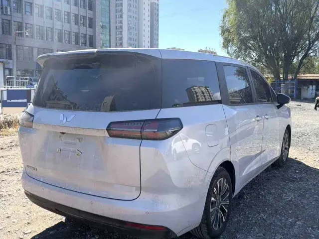 Wuling Starlight 730 — Фото автомобиля 5