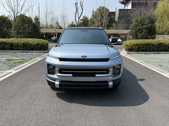 Geely ICON — Фото автомобиля 2