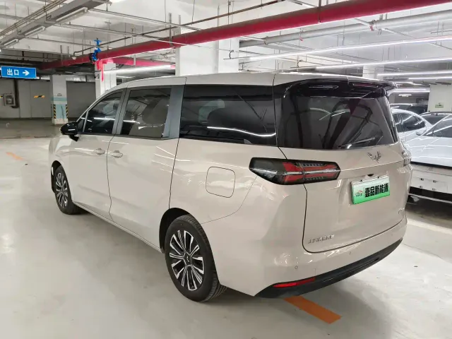 Wuling Starlight 730 — Фото автомобиля 12