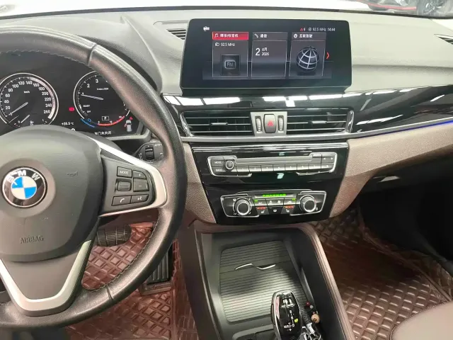 BMW X1 — Фото автомобиля 12