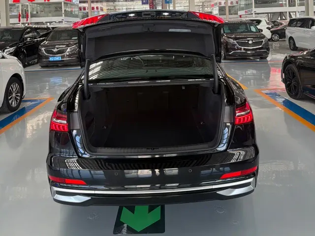 Audi A6L — Фото автомобиля 22
