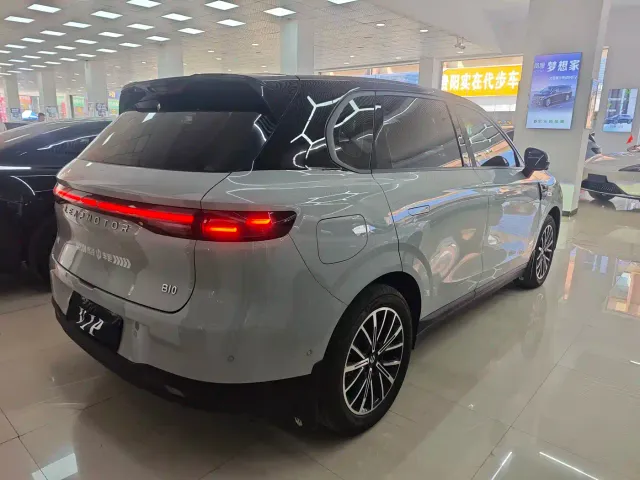 Leapmotor B10 — Фото автомобиля 20