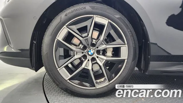 BMW 5 Series G60 — Фото автомобиля 5