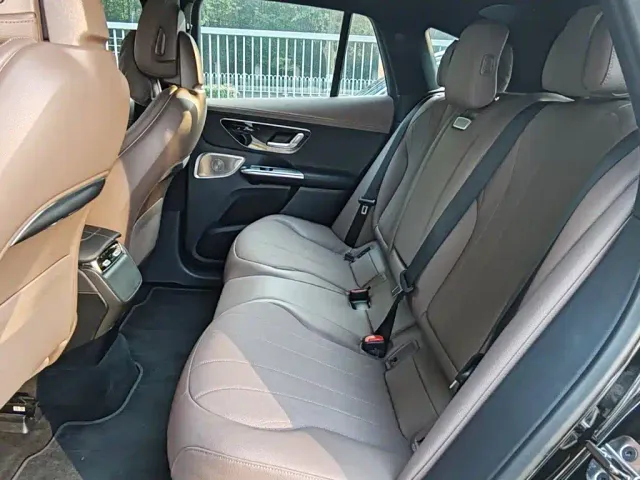 Mercedes-Benz EQE SUV — Фото автомобиля 11