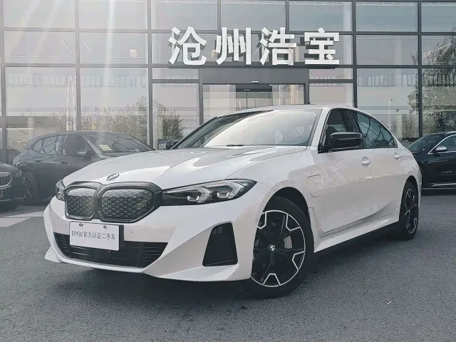 Фотография автомобиля — BMW i3