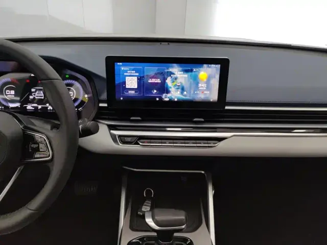 Geely Emgrand — Фото автомобиля 13