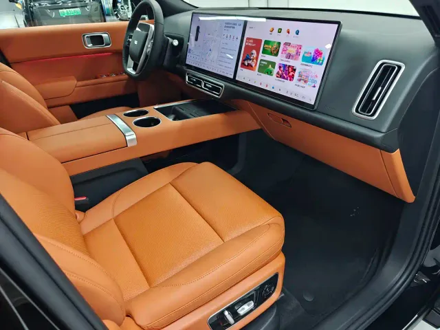 Li Auto L8 — Фото автомобиля 16