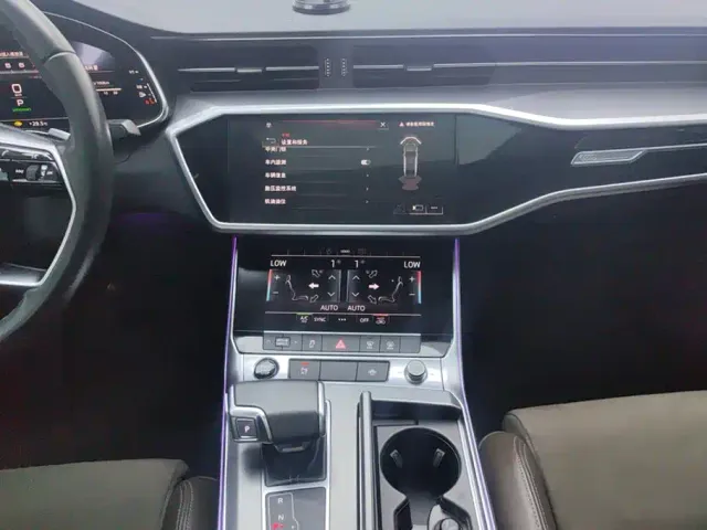Audi A7L — Фото автомобиля 13