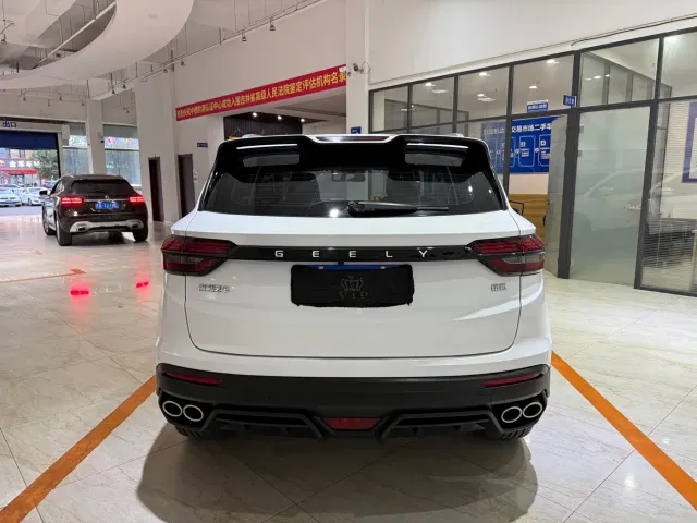 Geely Binyue — Фото автомобиля 5