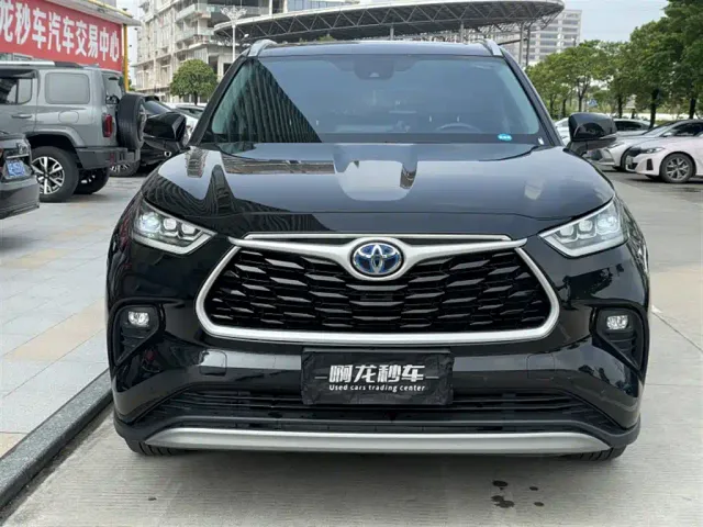 Toyota Highlander — Фото автомобиля 2