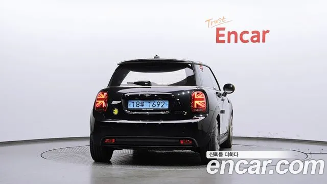 MINI Cooper Cooper Electric — Фото автомобиля 4