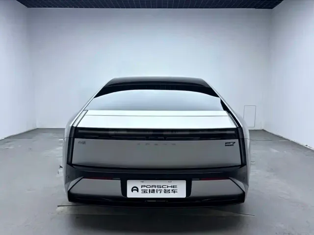 Xpeng P7 — Фото автомобиля 18