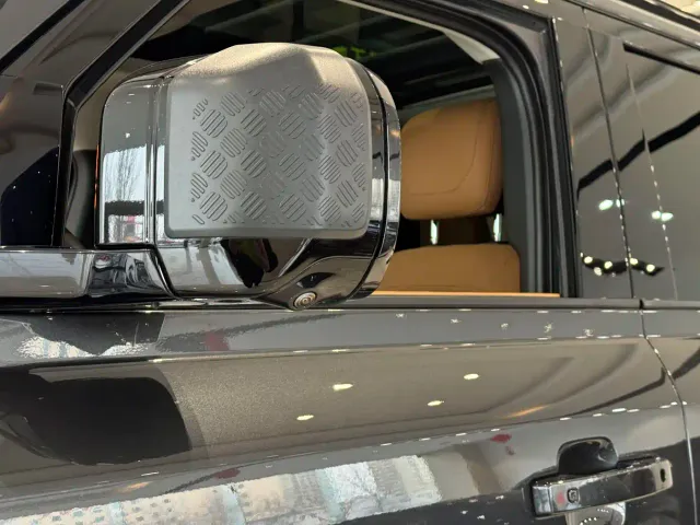 Land Rover Defender — Фото автомобиля 4