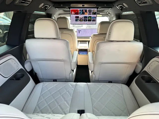 Li Auto L9 — Фото автомобиля 21