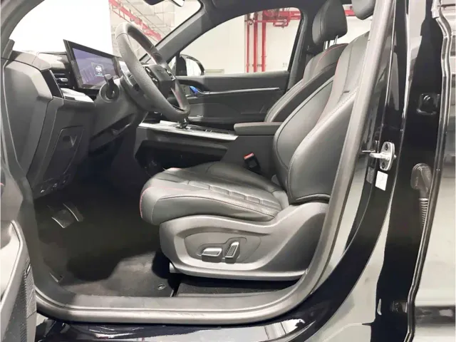 Roewe RX5 eMAX — Фото автомобиля 10