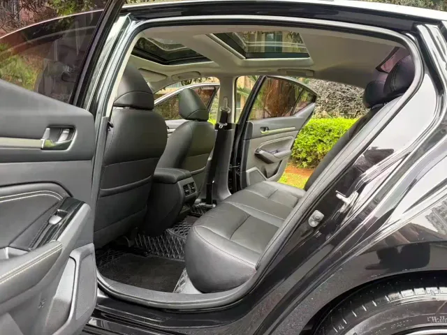 Nissan Teana — Фото автомобиля 7