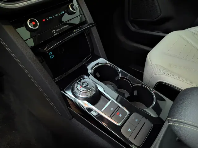 Ford Escape — Фото автомобиля 19