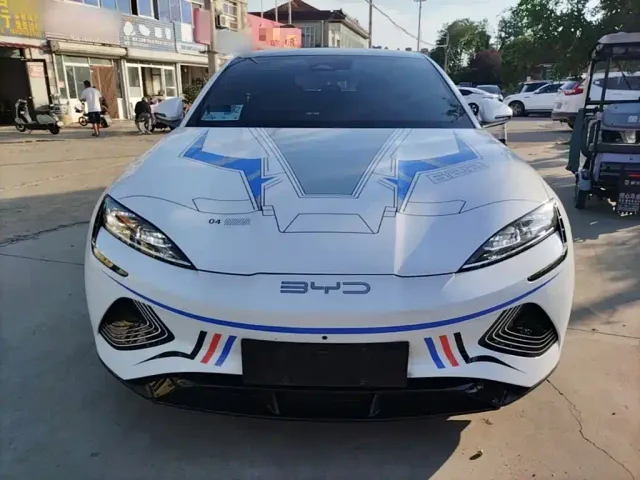 BYD Seal — Фото автомобиля 2