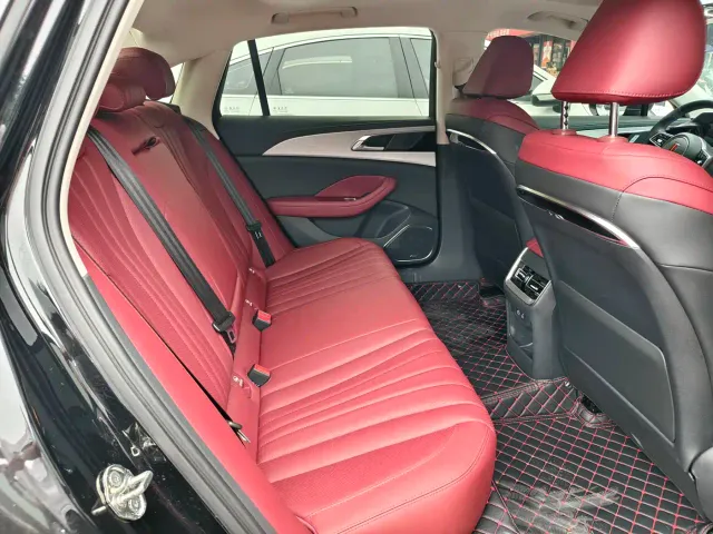 Hongqi H5 — Фото автомобиля 10