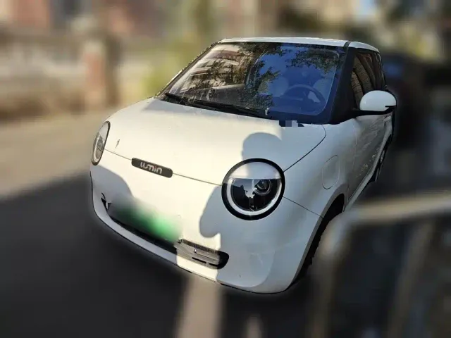 Фотография автомобиля — Changan Lumin