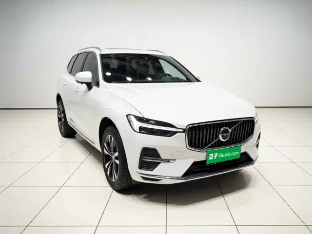 Volvo XC60 — Фото автомобиля 3