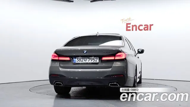 BMW 5 Series G30 — Фото автомобиля 4