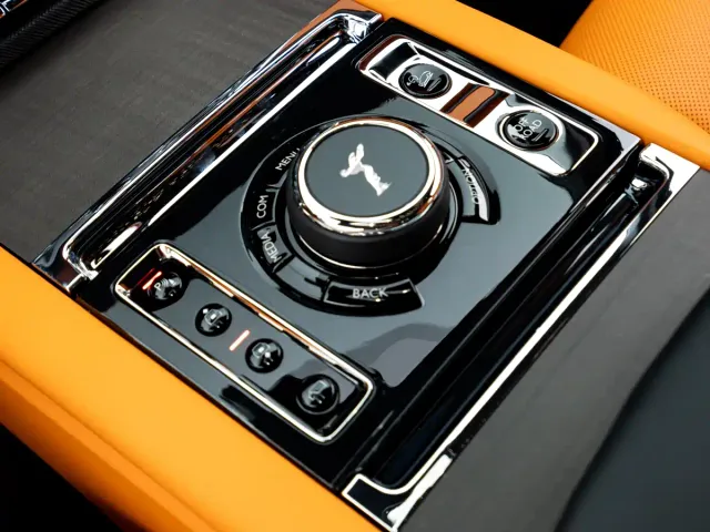 Rolls-Royce Cullinan — Фото автомобиля 9