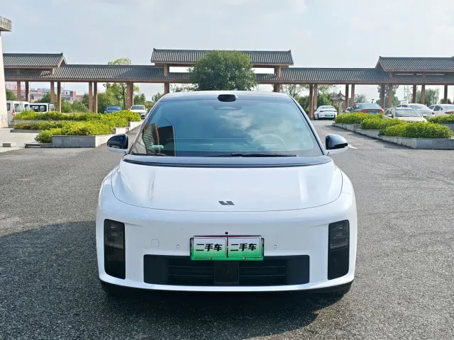 Li Auto i6 — Фото автомобиля 2