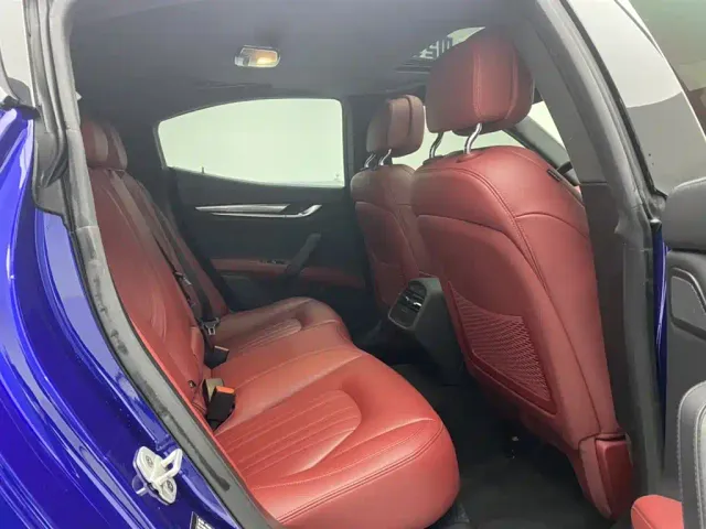 Maserati Ghibli — Фото автомобиля 24