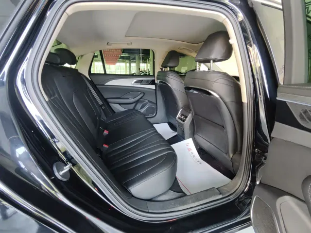 Hongqi H5 — Фото автомобиля 7