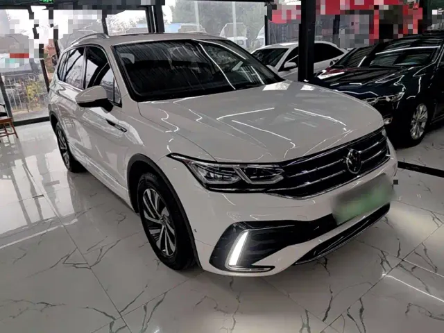 Volkswagen Tiguan L PHEV — Фото автомобиля 3
