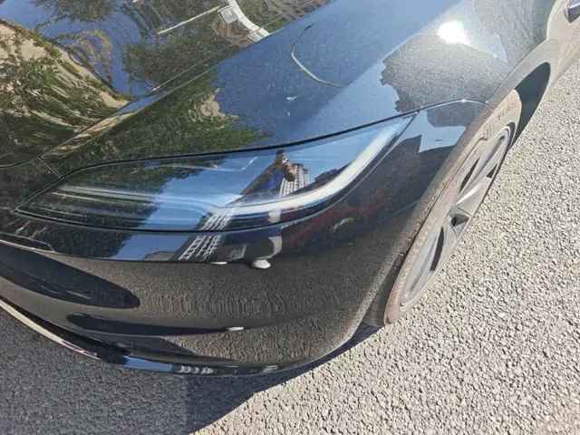 Tesla Model 3 — Фото автомобиля 5