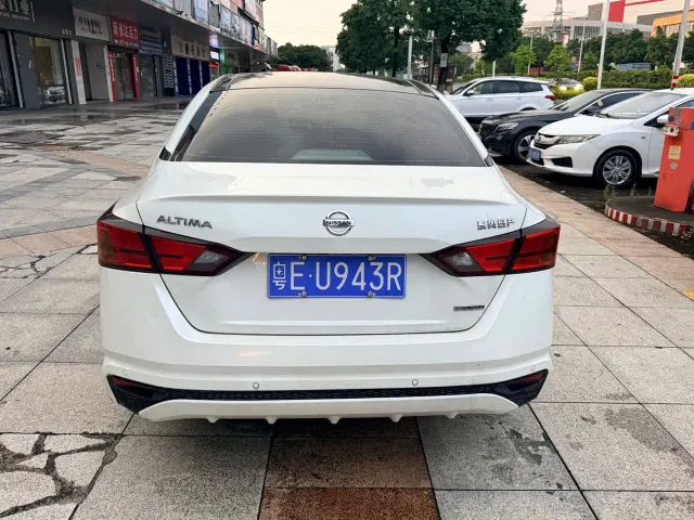 Nissan Teana — Фото автомобиля 5