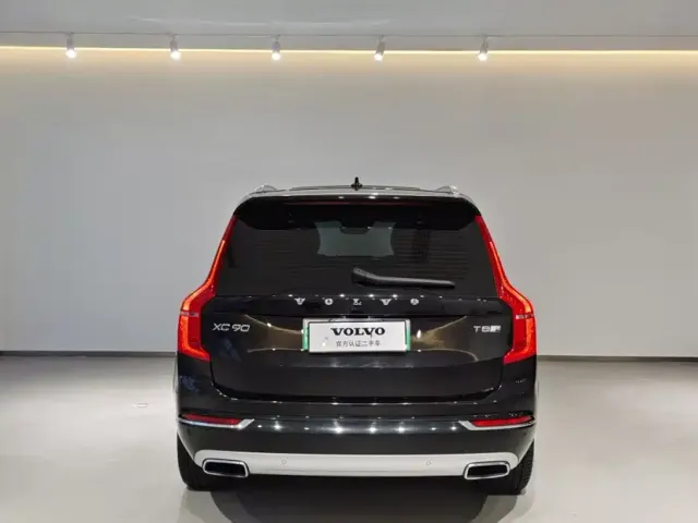Volvo XC90 — Фото автомобиля 4