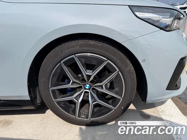 BMW 5 Series G60 — Фото автомобиля 20