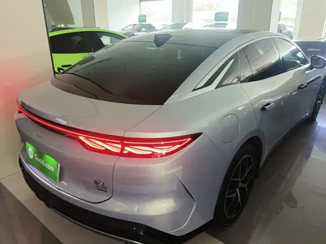 BYD Han L — Фото автомобиля 6