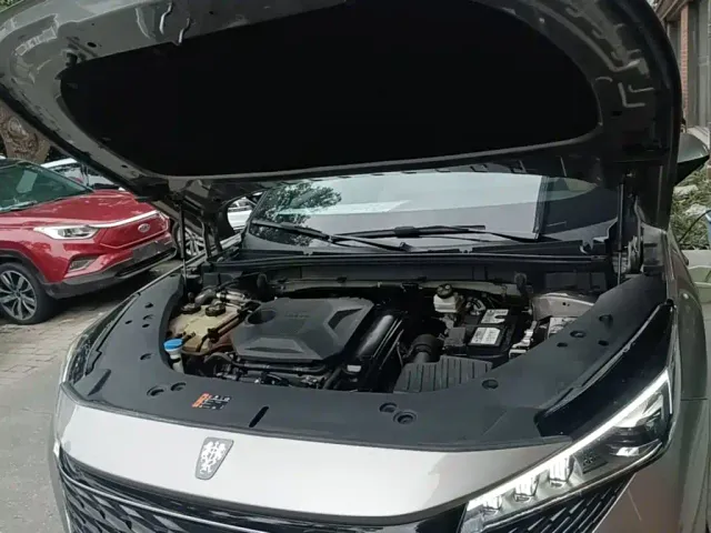 Roewe RX5 — Фото автомобиля 19
