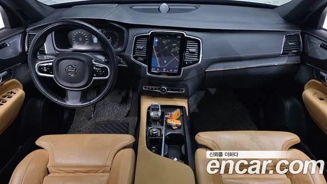 Volvo XC90 — Фото автомобиля 10