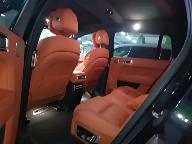 Li Auto L7 — Фото автомобиля 16