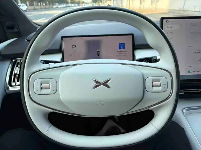Xpeng P7+ — Фото автомобиля 13