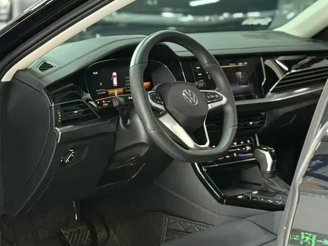 Volkswagen Passat — Фото автомобиля 6